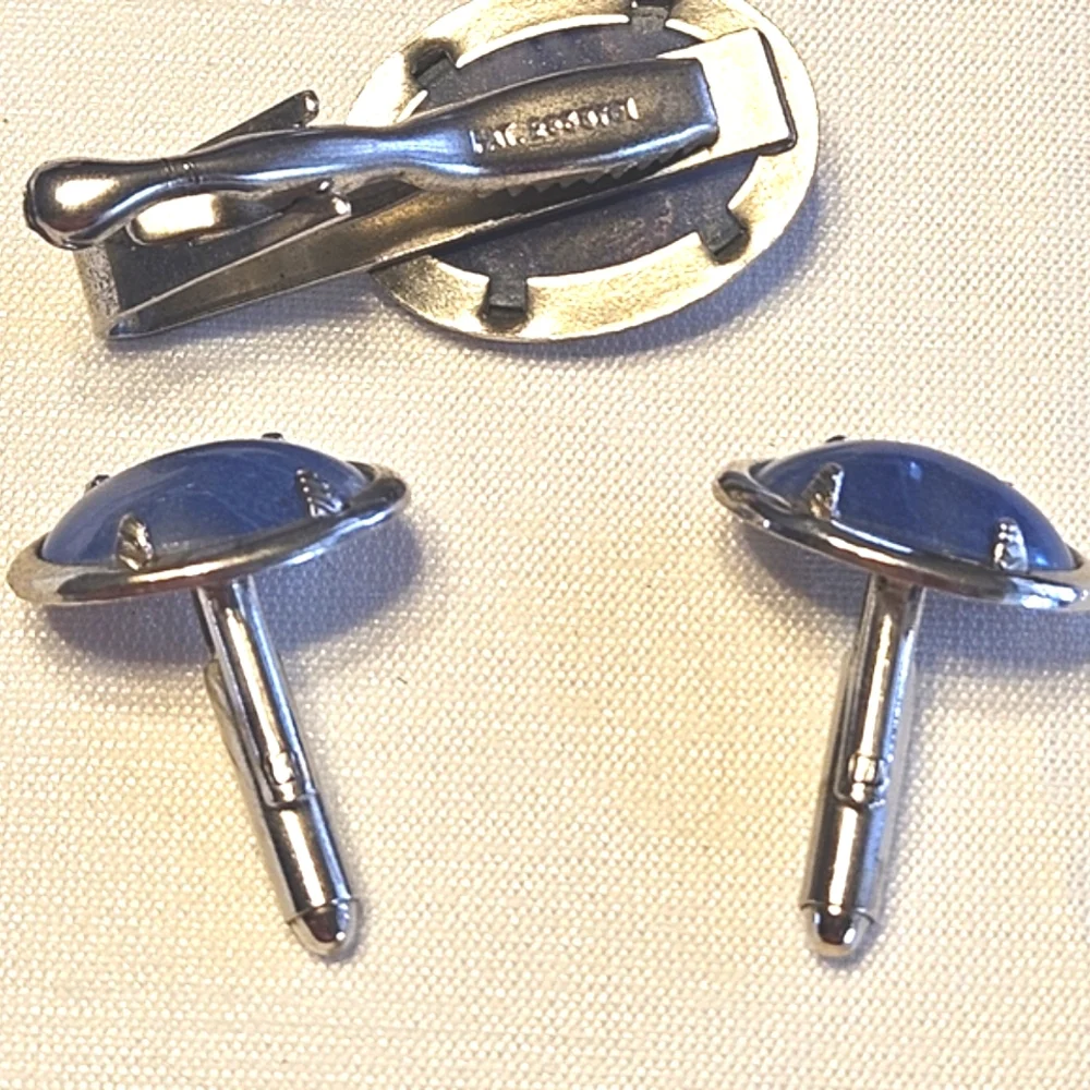 Vintage Oval-shaped, Silver-plated Blue Kyanite Cufflinks, and Matching Tie Clip